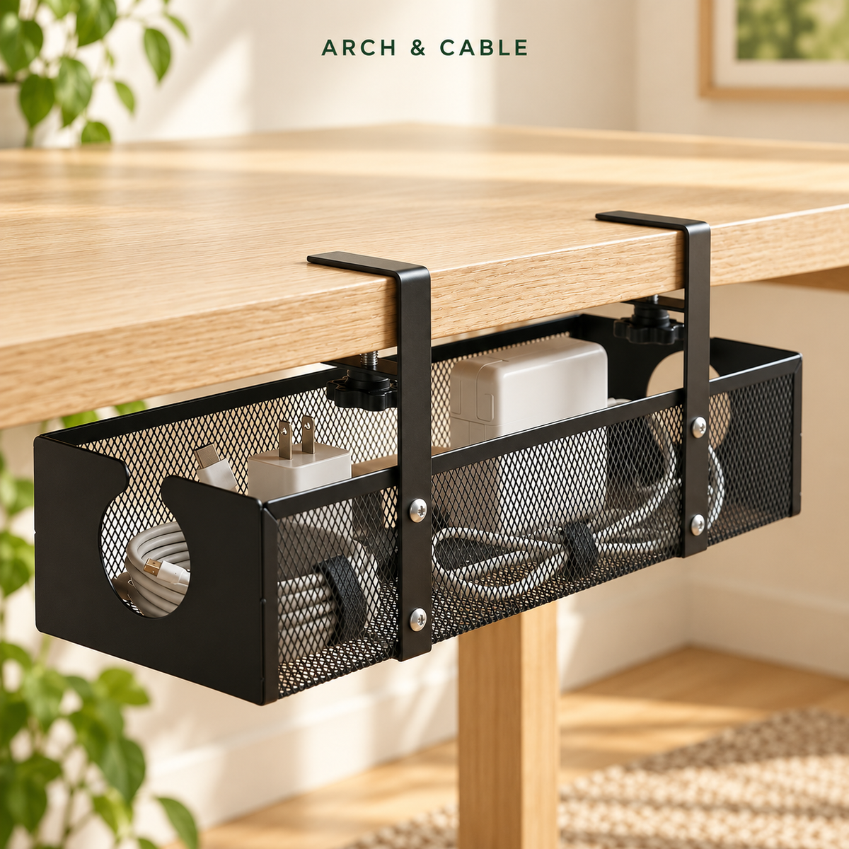 Panier à câbles en acier carbone à pince – Sans perçage — présentation du produit dans un décor crème et bois.